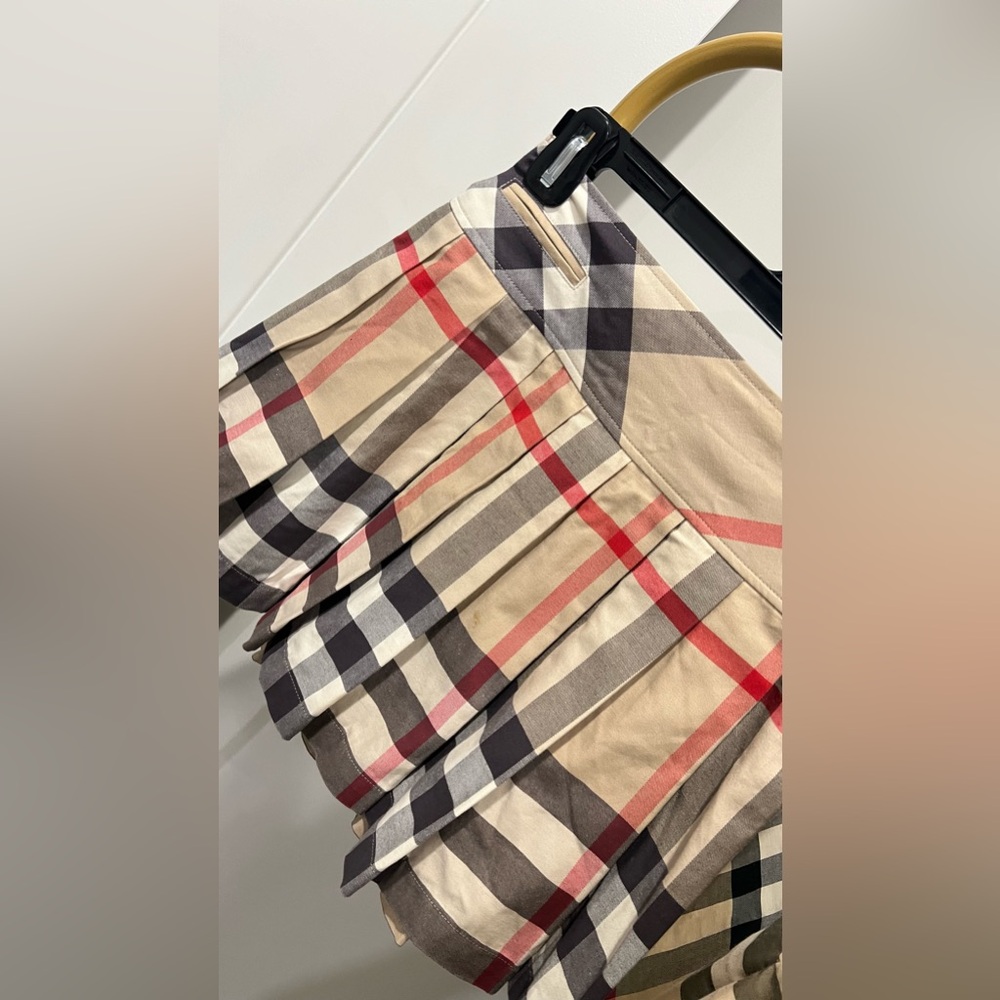 Burberry girls skirt